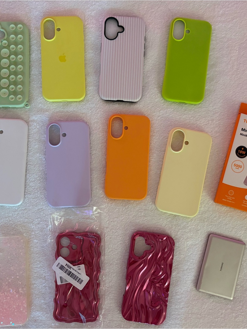 iPhone 16 colorful cases and portable charger collection Encased, Elago, Ornarto